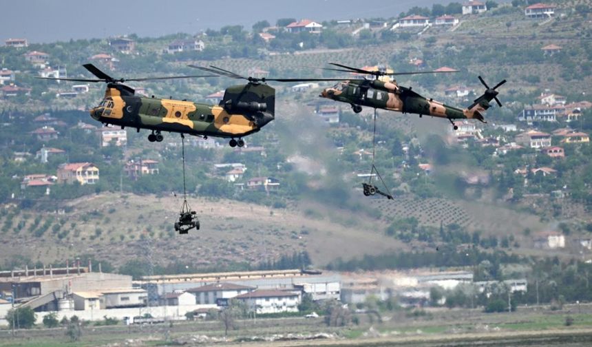 Kara Kuvvetleri Komutanlığına bağlı komando tugayları arasında hava indirme harekatı yeteneğine sahip olan, bunu Kıbrıs Barış Harekatı'nda icra eden ve terörle mücadele operasyonlarında da görev alan 1. Komando Tugay Komutanlığınca düzenlenen tatbikatın "seçkin gözlemci günü", İncesu ilçesi yakınlarındaki Şehit Teğmen Hasan Bak Atma ve Atlama Sahası'nda gerçekleştirildi.
