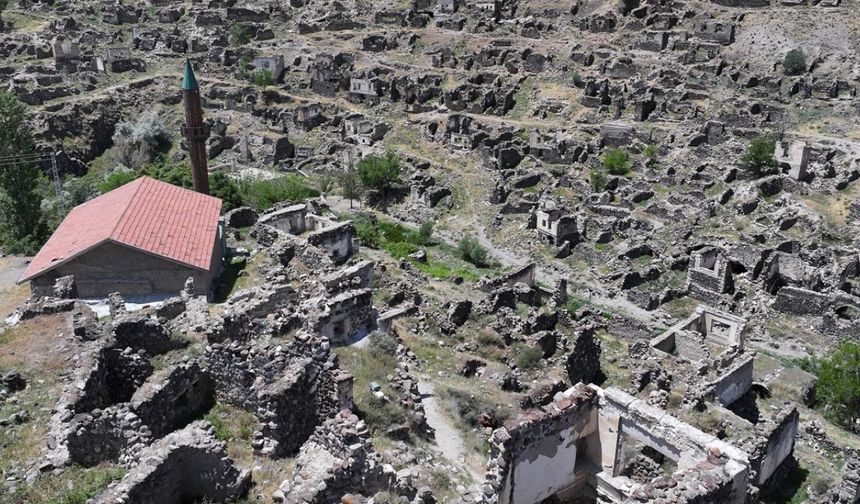 40 yıl önce selin götürdüğü mahalle hatıralarda yaşıyor