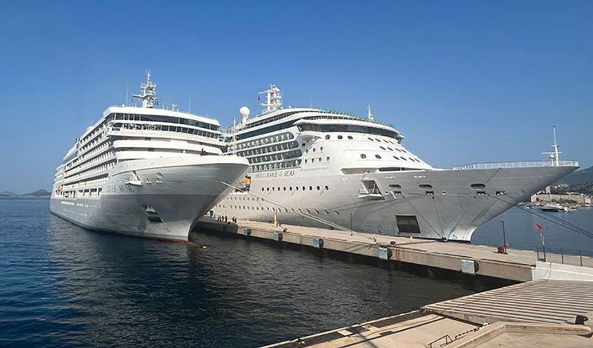 Bodrum'a iki kruvaziyerle 2 bin 935 yolcu geldi