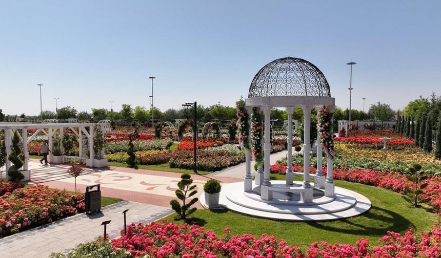 Profesyonel ya da amatör fotoğrafçılar için doğal stüdyo ortamı oluşturan parkın, kentin yeni yaşam ve dinlenme alanı olmayı sürdürdüğü vurgulandı.