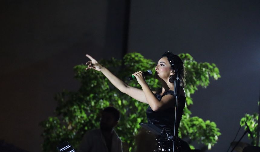 Alaçam Yaz Festivali’nde Öykü Gürman rüzgârı