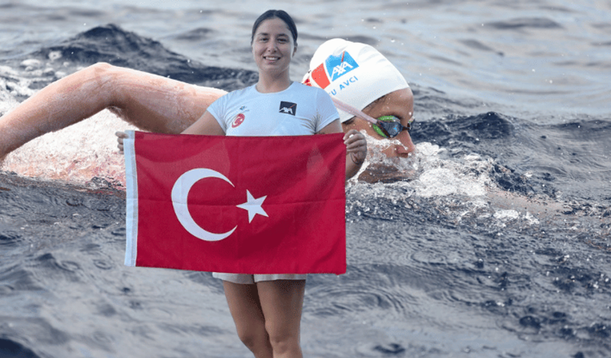 Milli yüzücü Bengisu Avcı Türk spor tarihine geçti