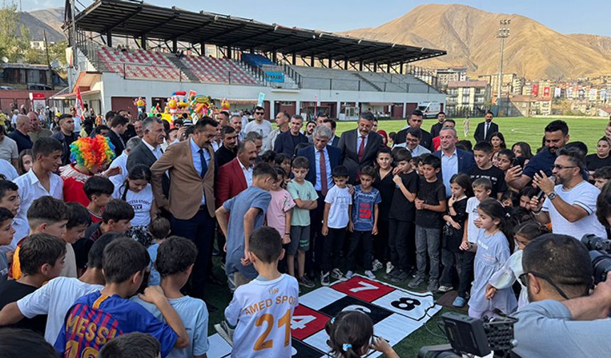 “Bir Anadolu Şenliği” serüveninin ilk rotası Hakkâri oldu