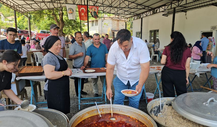 Mahallede geleneksel köy buluşması coşkusu
