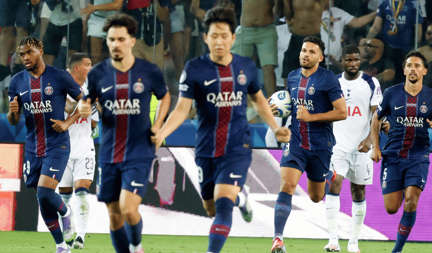 Avrupa'nın en büyüğü Paris Saint-Germain oldu: Süper Kupa'yı ilk kez müzesine götürdü