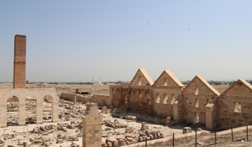 Şanlıurfa’da aşırı sıcaklara rağmen tarih gün yüzüne çıkıyor