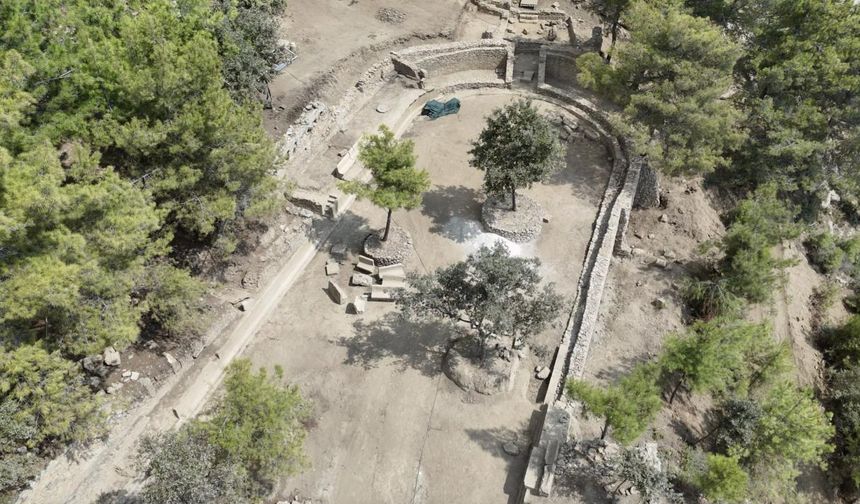 Syedra Antik Kenti'nde 1800 yıllık stadyum bulundu
