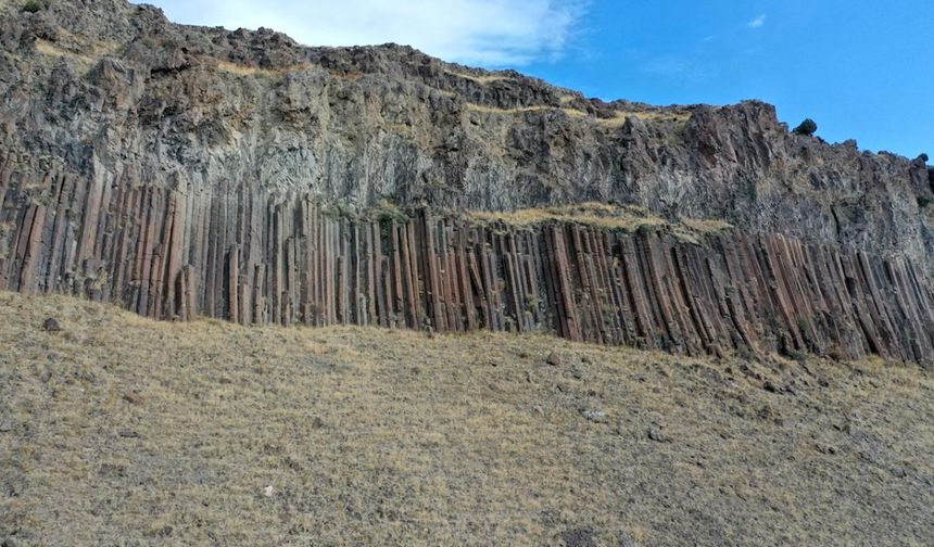 Milyonlarca yıllık bazalt sütunlar akademik çalışmayla literatüre girdi