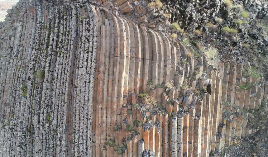 Muş'ta bazalt sütunlar turizmin yeni rotası olabilir