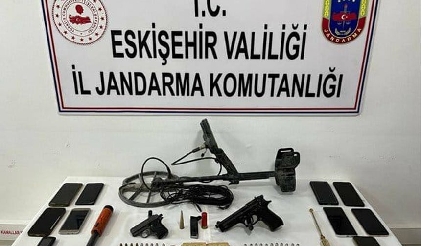 Eskişehir'de izinsiz kazı operasyonunda 10 şüpheli yakalandı