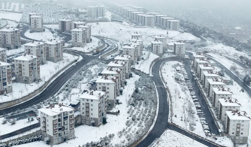 İstanbul'da bazı bölgelerde kar yağışı etkili oldu