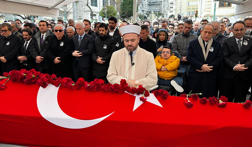 Türk tiyatrosunun usta ismi Haldun Dormen, son yolculuğuna uğurlandı