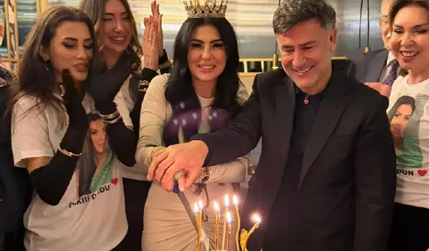 İzzet Yıldızhan eşine doğum günü sürprizi yaptı