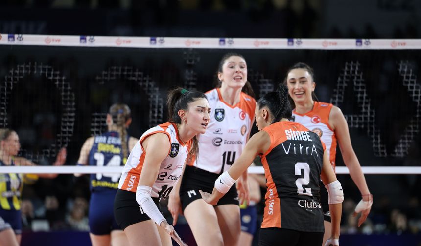 Eczacıbaşı Dynavit, Kupa Voley'de adını finale yazdırdı