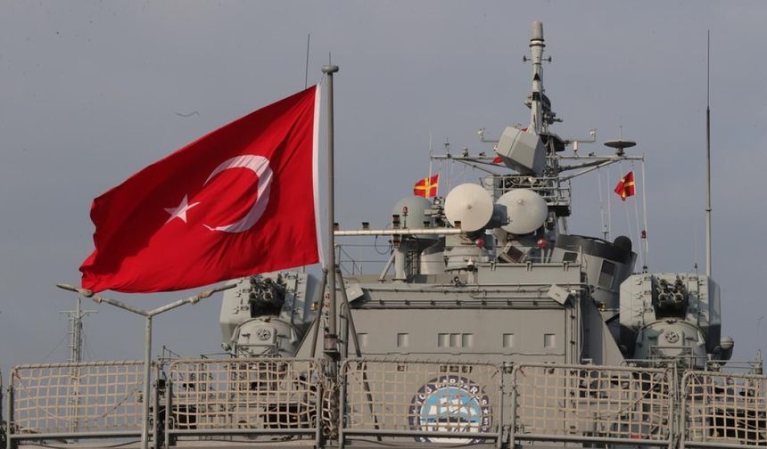 Donanma Komutanlığında bayram sevinci