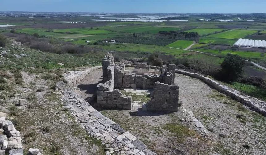Sillyon Antik Kenti'nde Osmanlı dönemine ait köy meydanı ortaya çıkarıldı