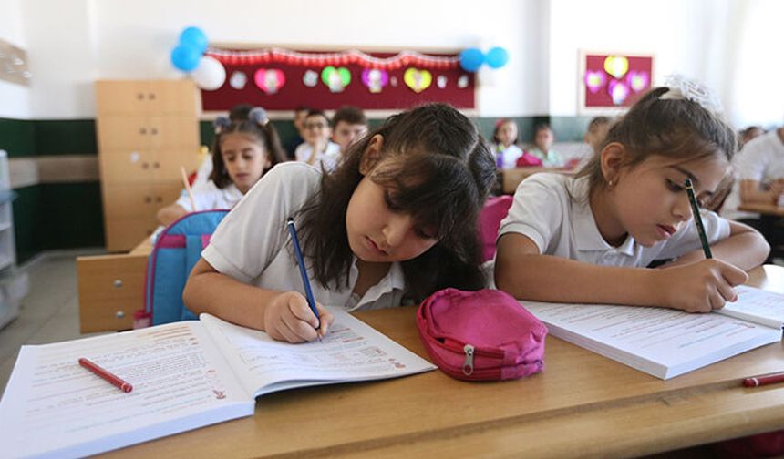 Bakan Tekin açıkladı: Cuma günü okullar tatil edildi