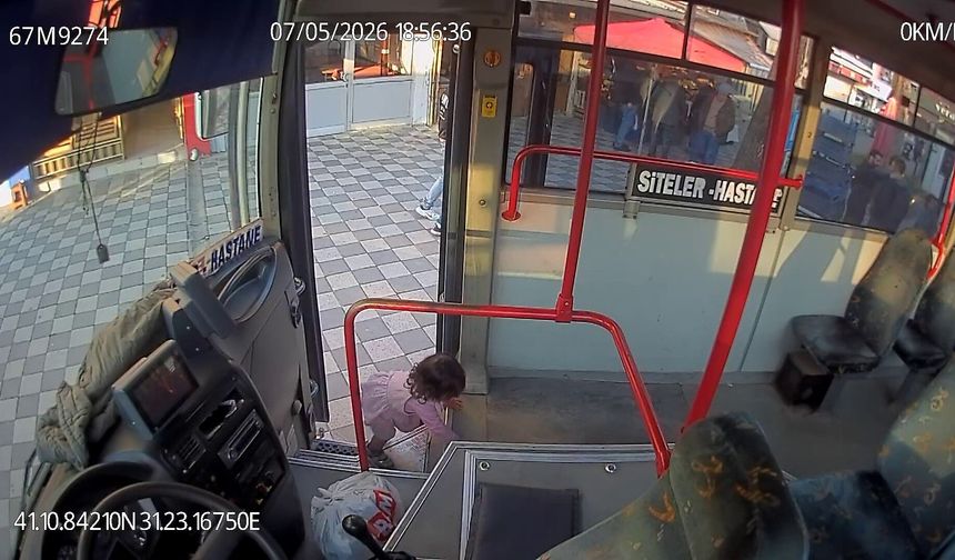 Bebek firarda! Emekleyerek otobüse bindi, 500 metre sonra fark edildi