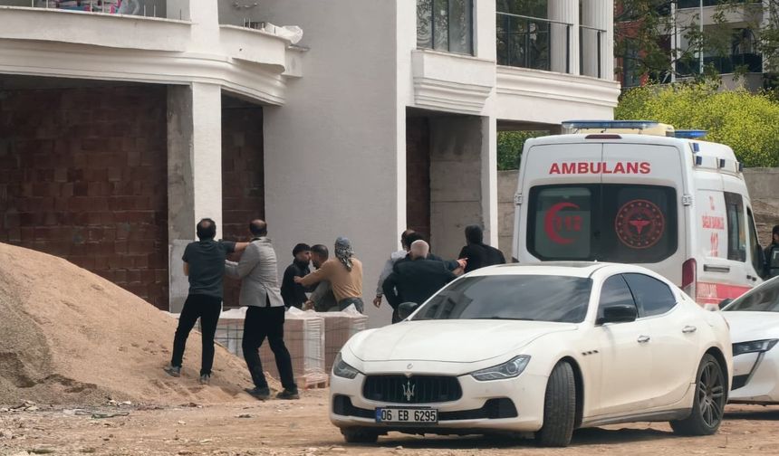 İşçiler birbirine girdi! Yumruklar ve sopalar havada uçuştu