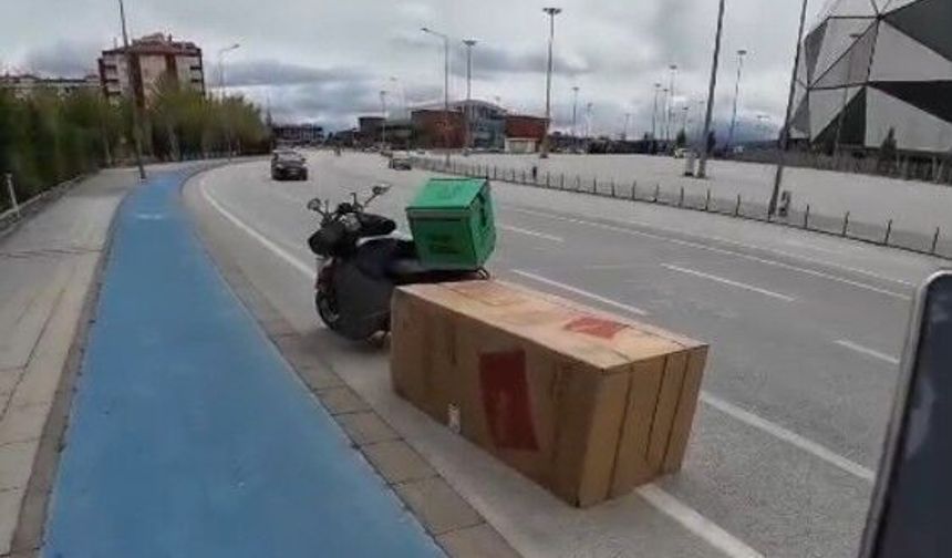 Görenleri şaşkına çeviren olay! Çanta, cüzdan derken yol kenarında buzdolabı bulundu