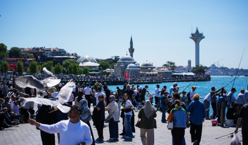 Bayramın son gününde İstanbullular sahillere akın etti