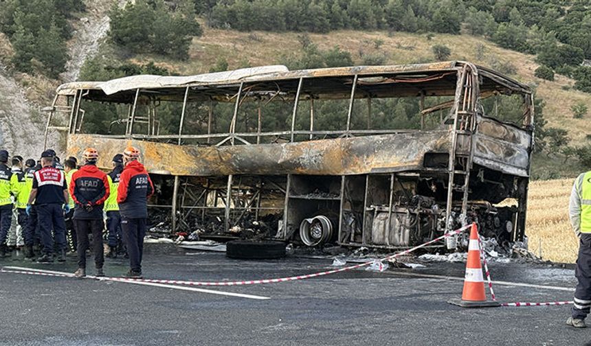 Denizli’de katliam gibi kaza! 1’i bebek 8 kişi hayatını kaybetti