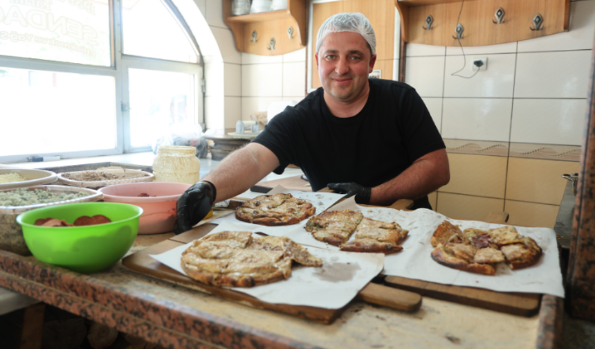 Konya’nın “Anadolu pizzası” yağ somunu geleneksel lezzetini yaşatmaya devam ediyor