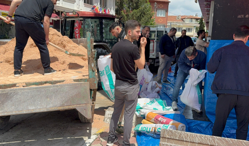 Tokat Turhal’da taşkın alarmı: Esnaf kepenk kapattı