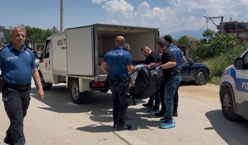 Bursa'da dehşet! Eşini 10 yaşındaki oğlunun gözü önünde defalarca bıçakladı