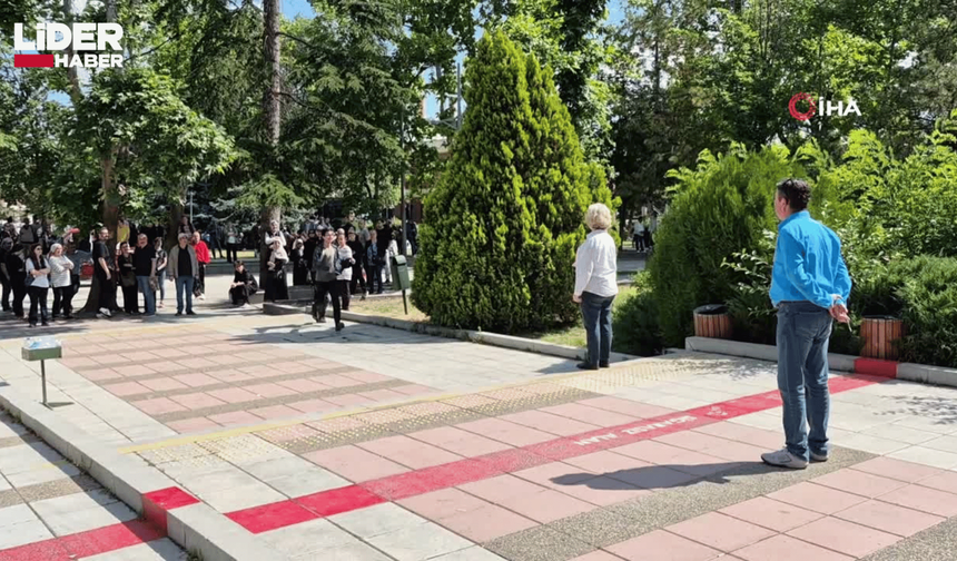 Adayı sınava yetiştiren yakınının sözleri gündem oldu: "Koş lan, ben mi koşacağım peşinden?"