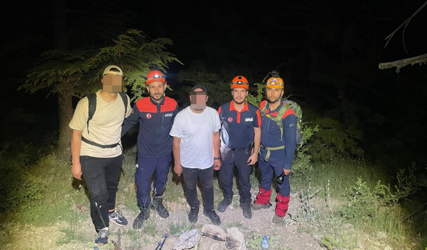 Antalya’da dağda mahsur kalan 2 kişi AFAD ekiplerince kurtarıldı