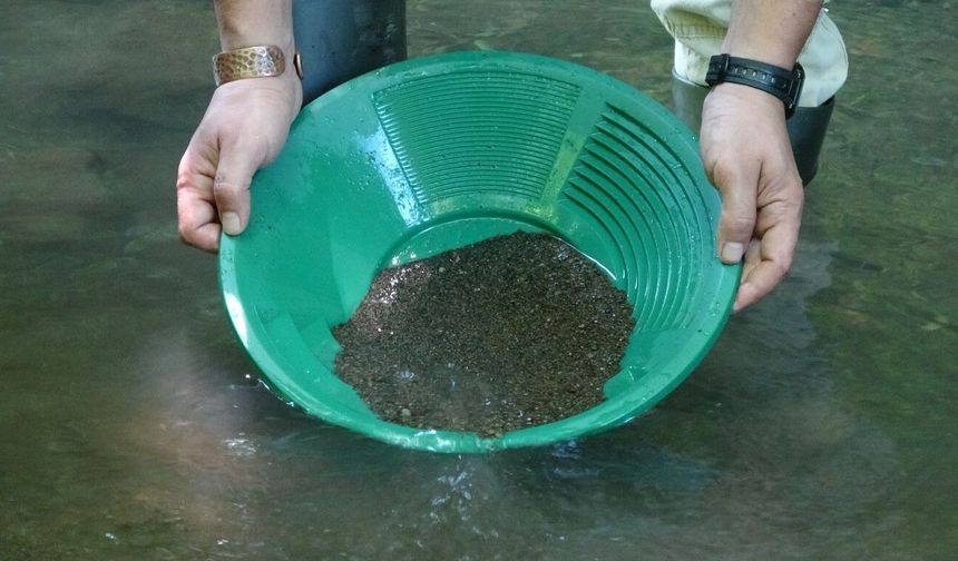 Derelerde altın peşindeler! "Günlük 4 ila 6 gram arasında çıkıyor"