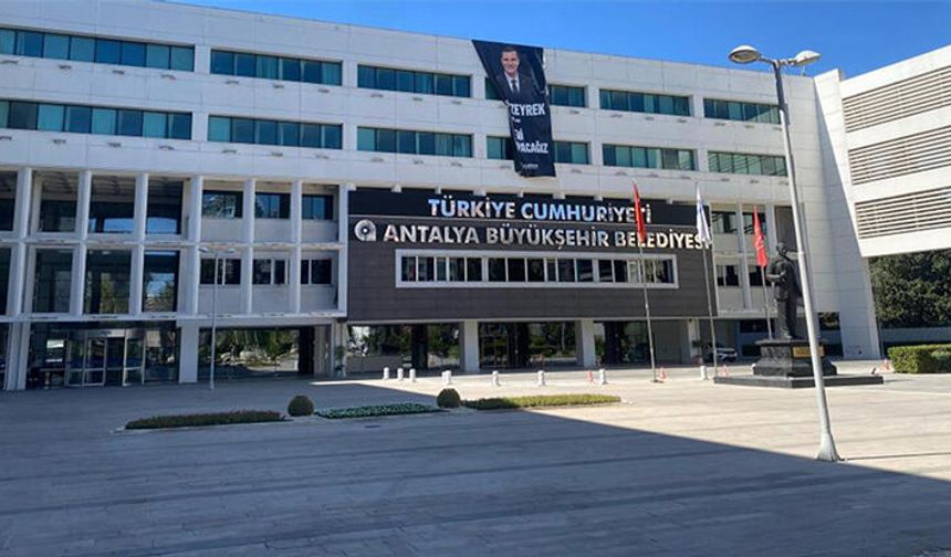 Antalya Büyükşehir’e bir operasyon daha! 10 kişi gözaltına alındı