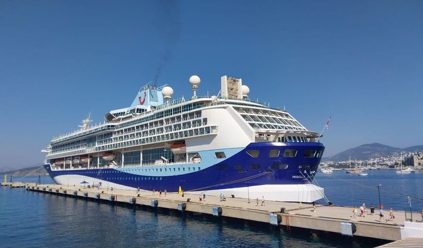 Malta bayraklı kruvaziyer Bodrum'a 1790 yolcuyla geldi