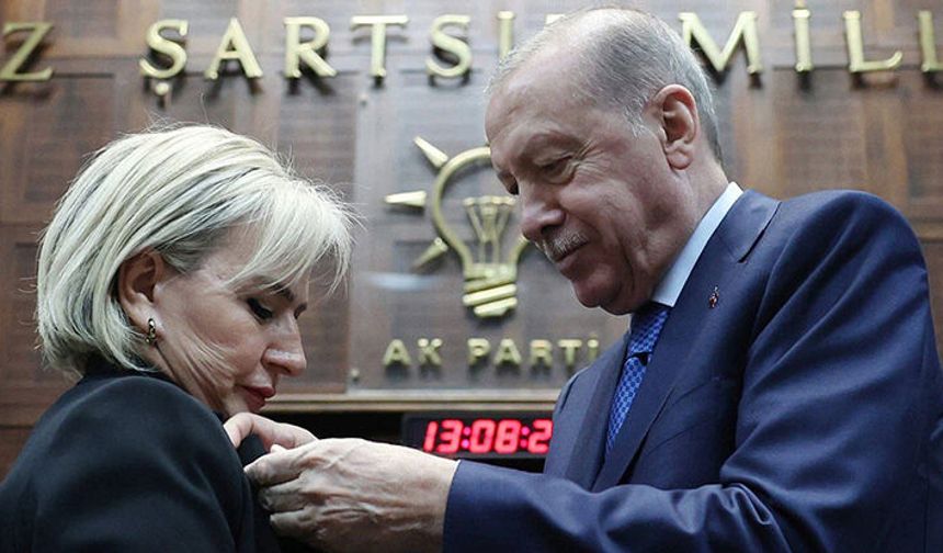 Geçtiğimiz hafta CHP’den ayrılmıştı! Nimet Özdemir, AK Parti’ye katıldı