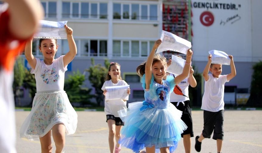 Okullarda son ders zili bugün çalıyor
