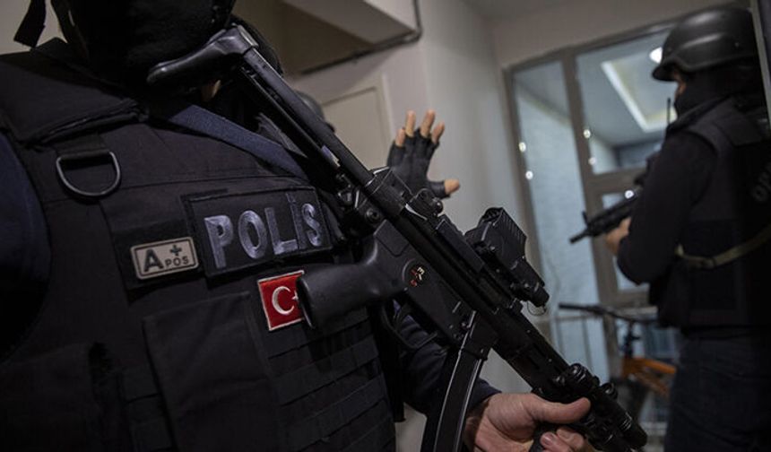 Kırmızı bültenle ve ulusal seviyede aranan 90 suçlu Türkiye'ye getirildi