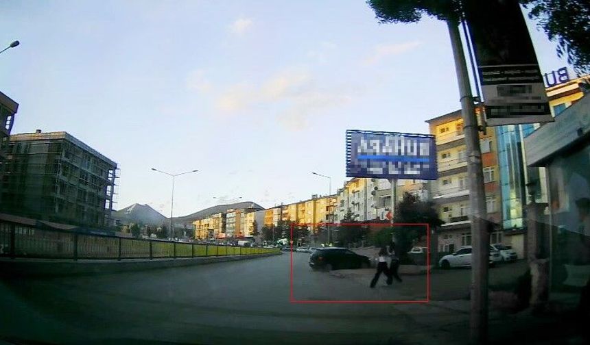Yürekleri ağza getiren anlar: Genç kızlar ölümden saniyelerle kurtuldu