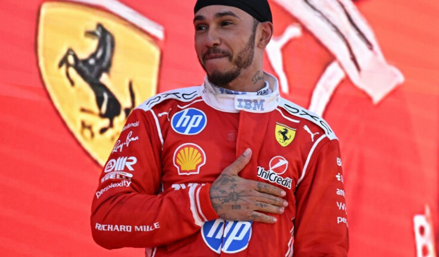 Lewis Hamilton Ferrari ile ilk zafer sevincini yaşadı