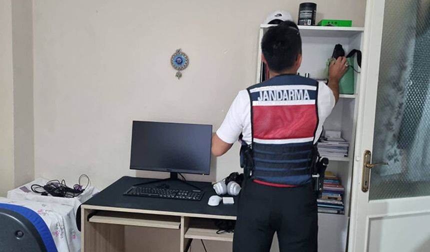 MİT’ten kredi kartı şebekesine operasyon! 3 şüpheli gözaltına alındı