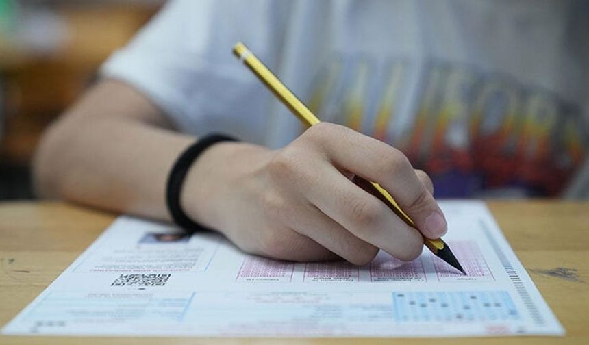 Öğrenciler ve veliler dikkat! LGS soru kitapçıkları ve cevap anahtarları yayımlandı