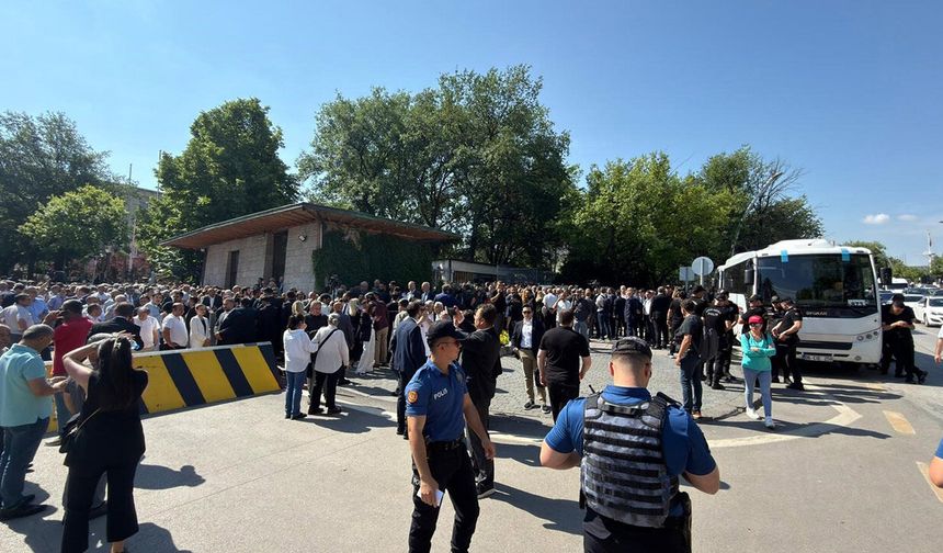 Kılıçdaroğlu ve Özel destekçileri arasında gerginlik