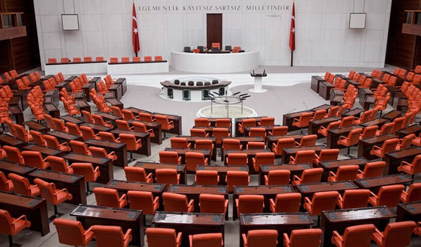 TBMM’de sandalye dağılımı değişti! İşte partilerin milletvekili sayıları