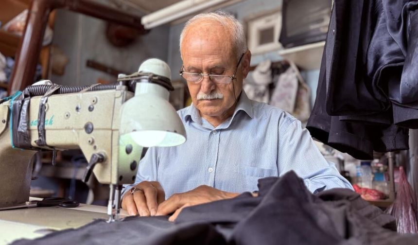 Kumaşa sinen bir ömür! 59 yıllık mesleğini 71 yaşında aşkla sürdürüyor