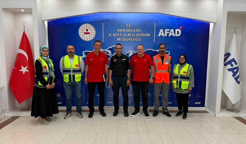 Van'da Afet Seferberliği: AFAD ve İHAKUT Güçlerini Birleştirdi