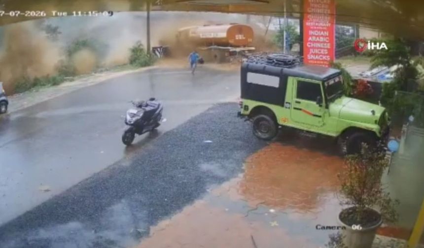 Hindistan’da heyelan tankeri ve insanları sürükledi: 3 ölü, 9 yaralı