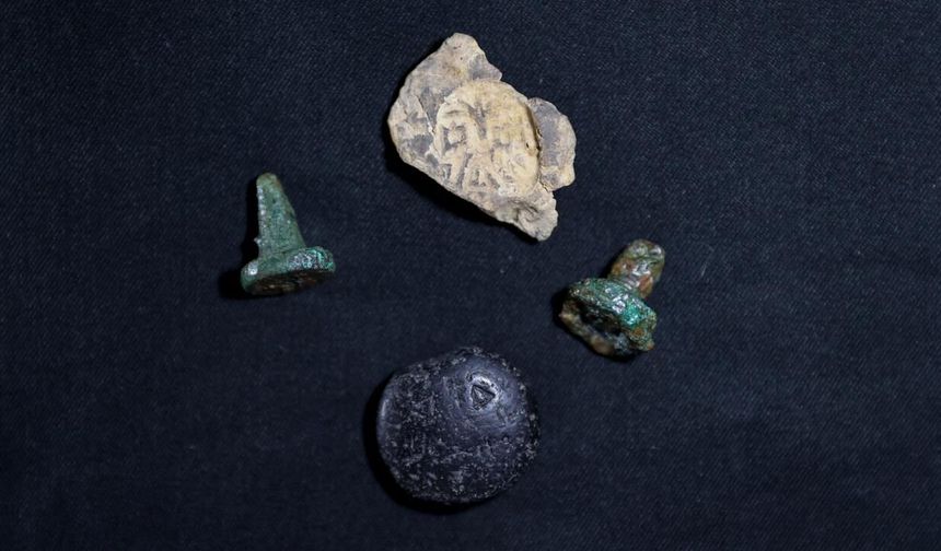 Konya'da 3 bin 500 yıllık sır ortaya çıktı! Hitit mührü ve altın muska bulundu