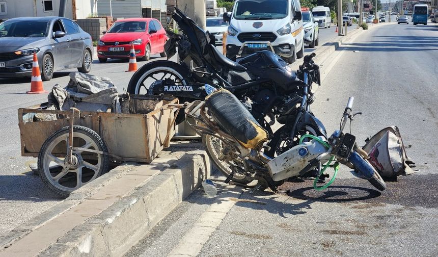 Feci motosiklet kazası kamerada: 72 yaşındaki sürücü hayatını kaybetti