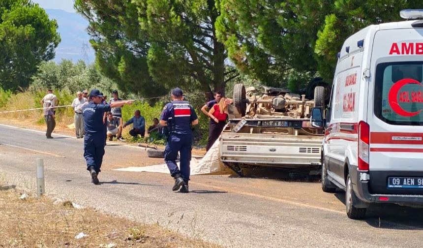 Aydın'da kamyonet devrildi: 2 ölü, 1 yaralı