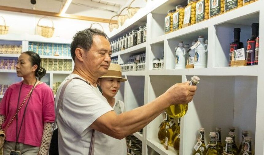 Çinli turistlerin Çanakkale’deki yeni gözdesi zeytinyağı